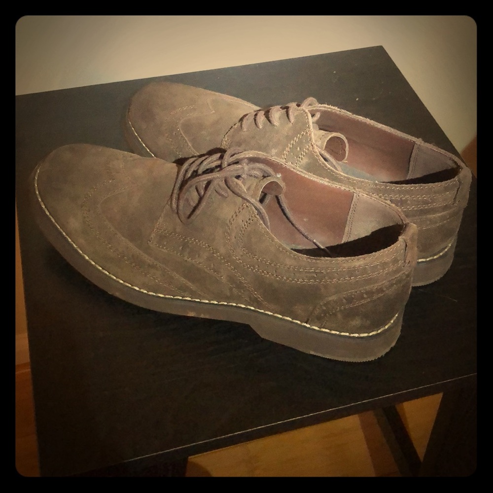 Men’s size 10, leather, brown Oxford shoes